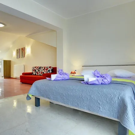 Cuki Apartment *